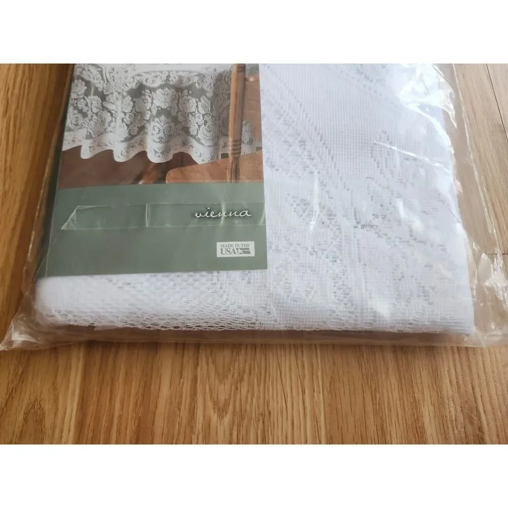 White Lace Round Tablecloth - Unbranded